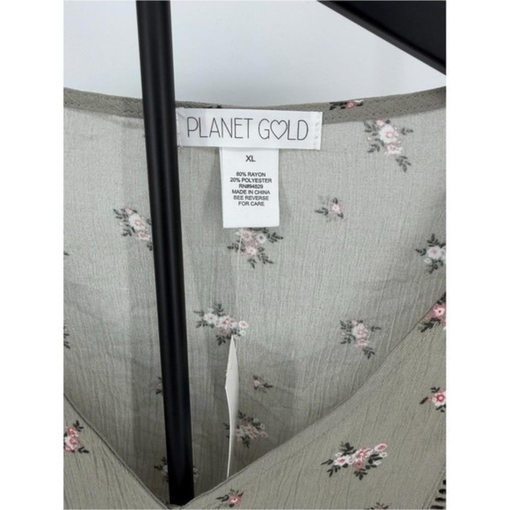 Planet Gold Seagrass Floral Ruffle Button Front Blouse Size XL NWT - Picture 4 of 6